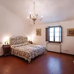 Apartment Hill In Tuscan Countryside